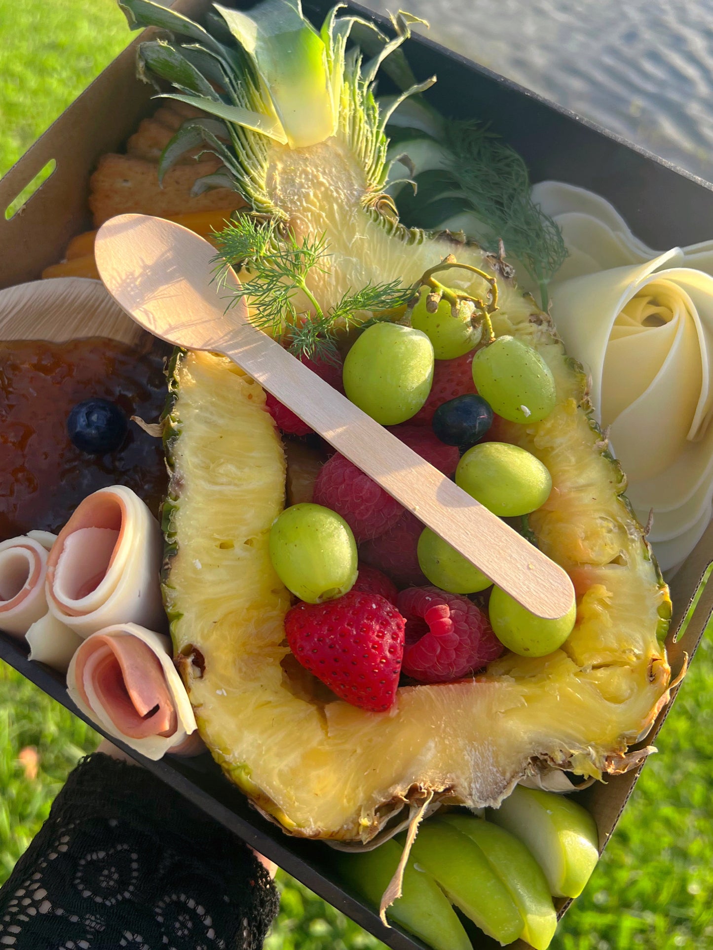 "PINEAPPLE PARADISE: A Tropical Cheese & Fruit Delight Box”