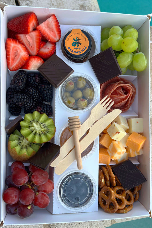 CHARCUTERIE SNACK BOX