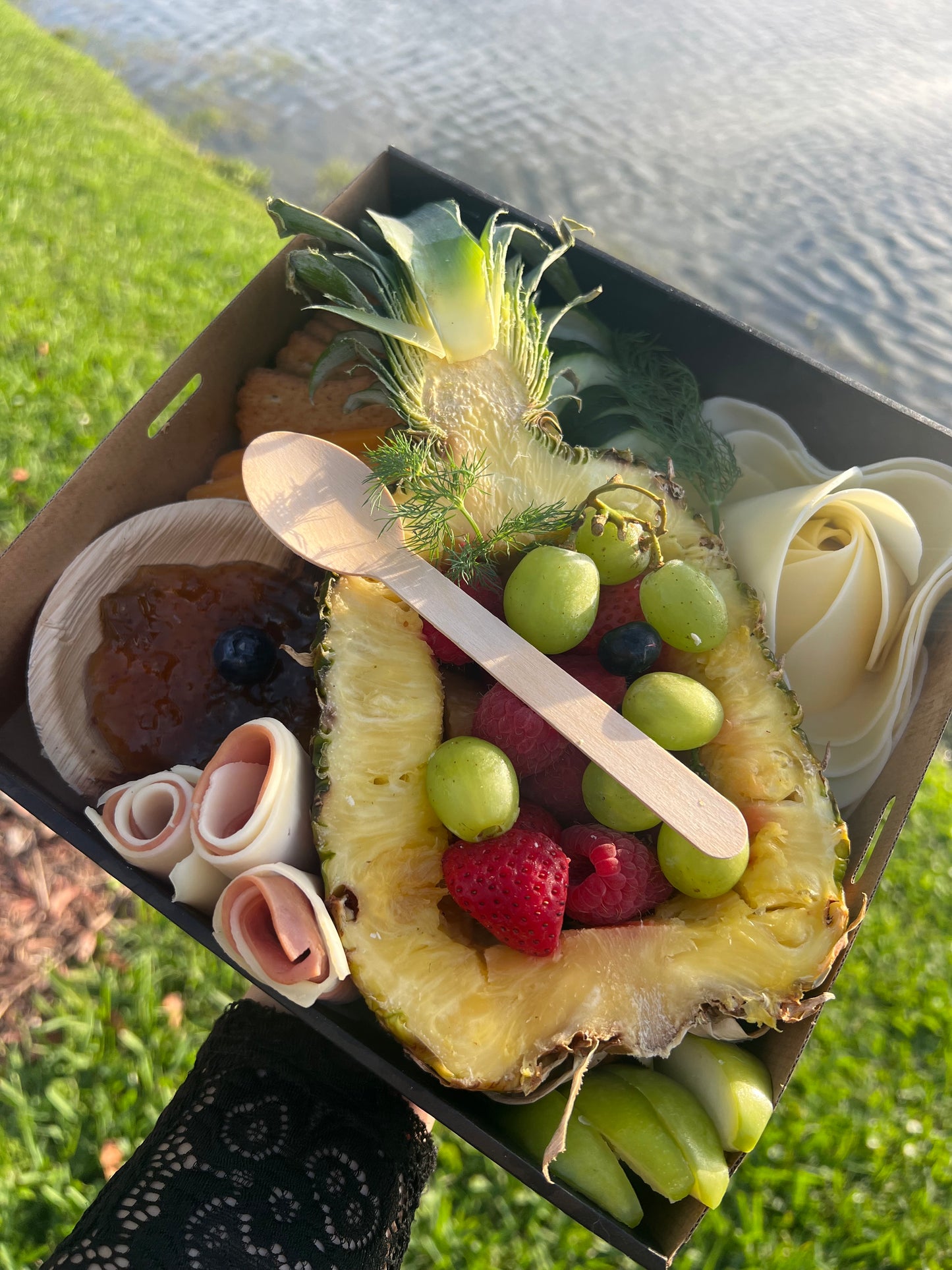 CHARCUTERIE MINI BOX