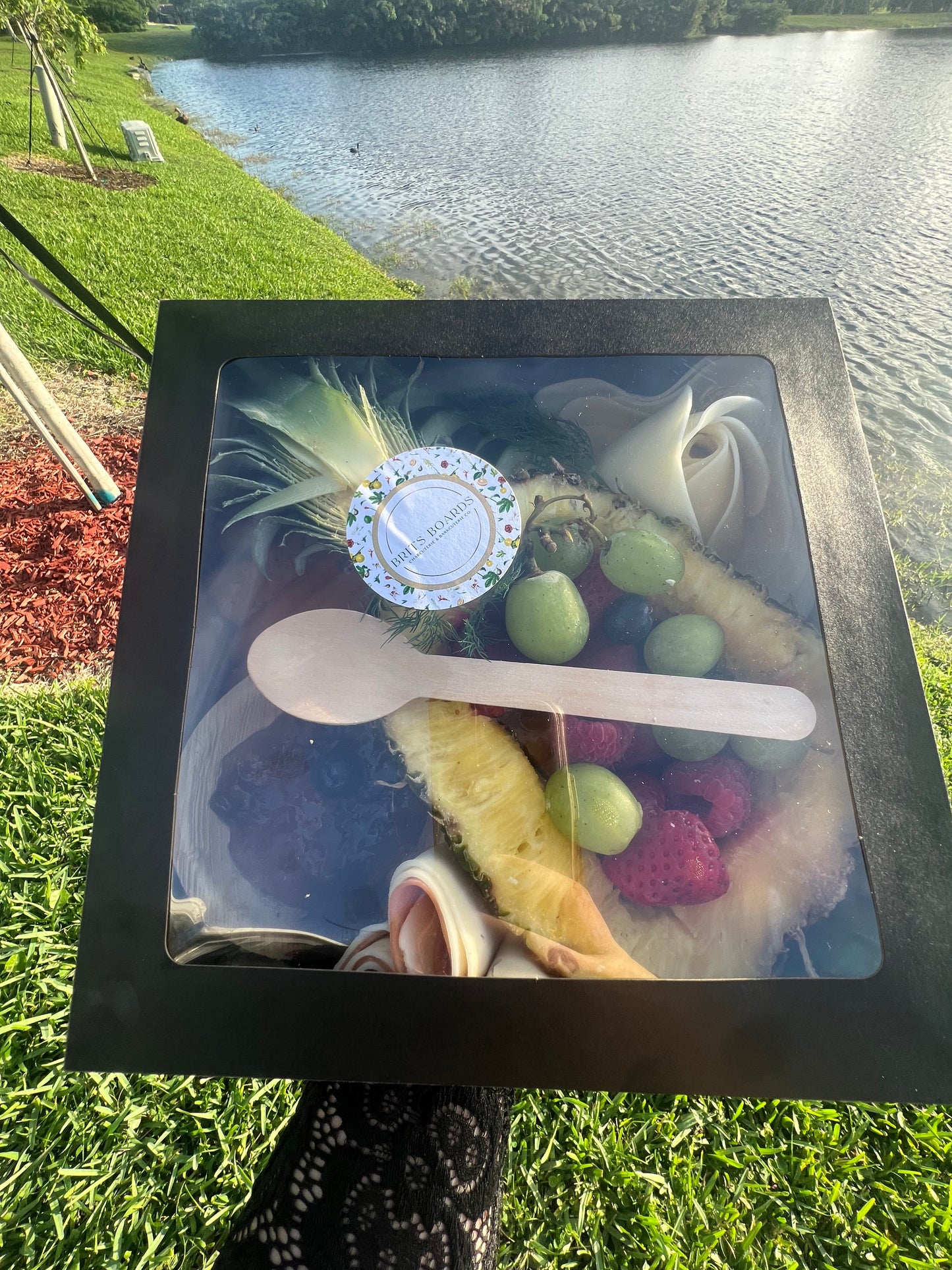 CHARCUTERIE MINI BOX